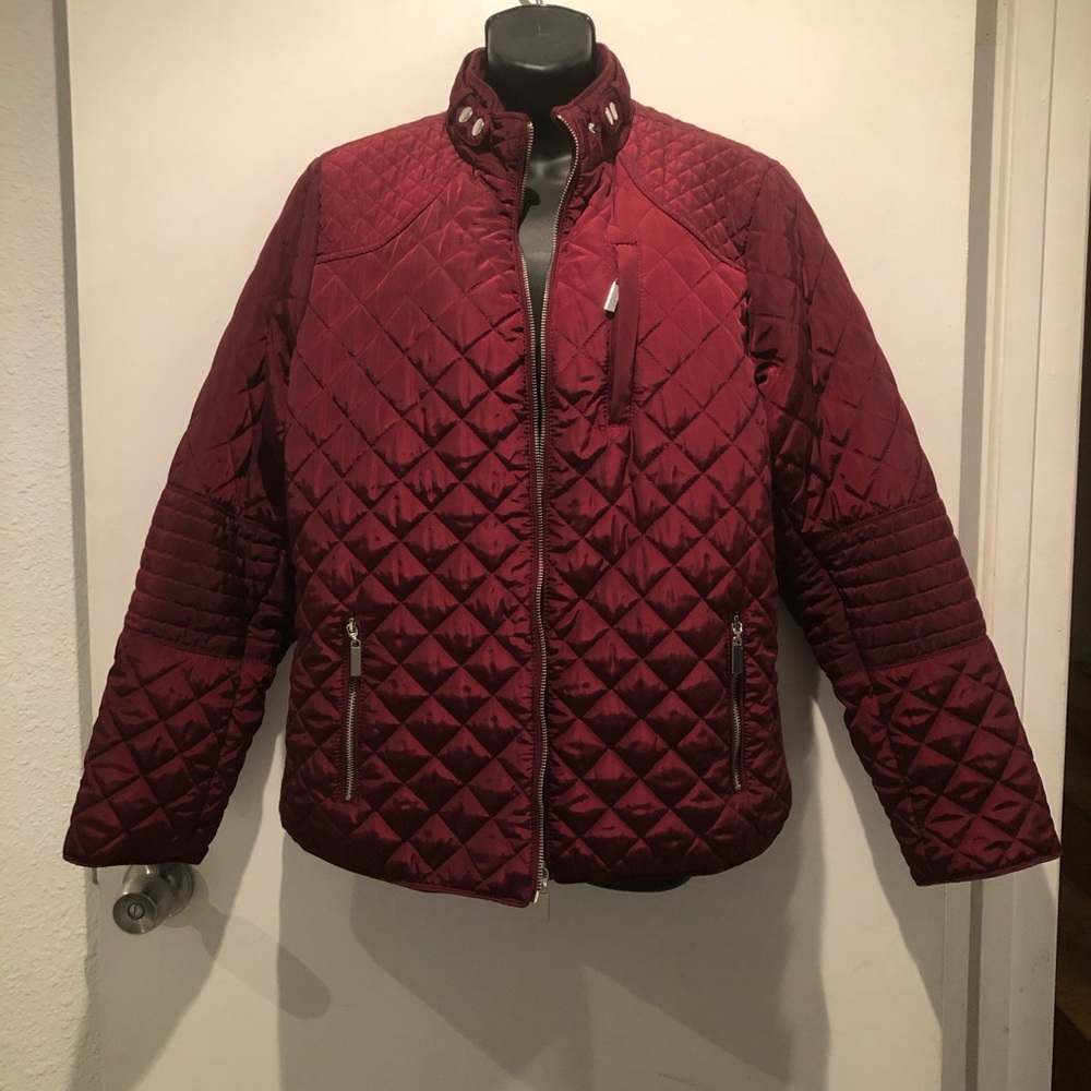 Plus 18/20 Quilted burgundy puffer jacket!